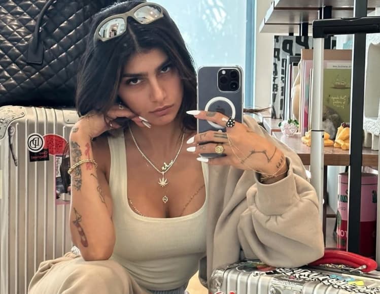 Mia Khalifa - Popular YouTuber With OnlyFans